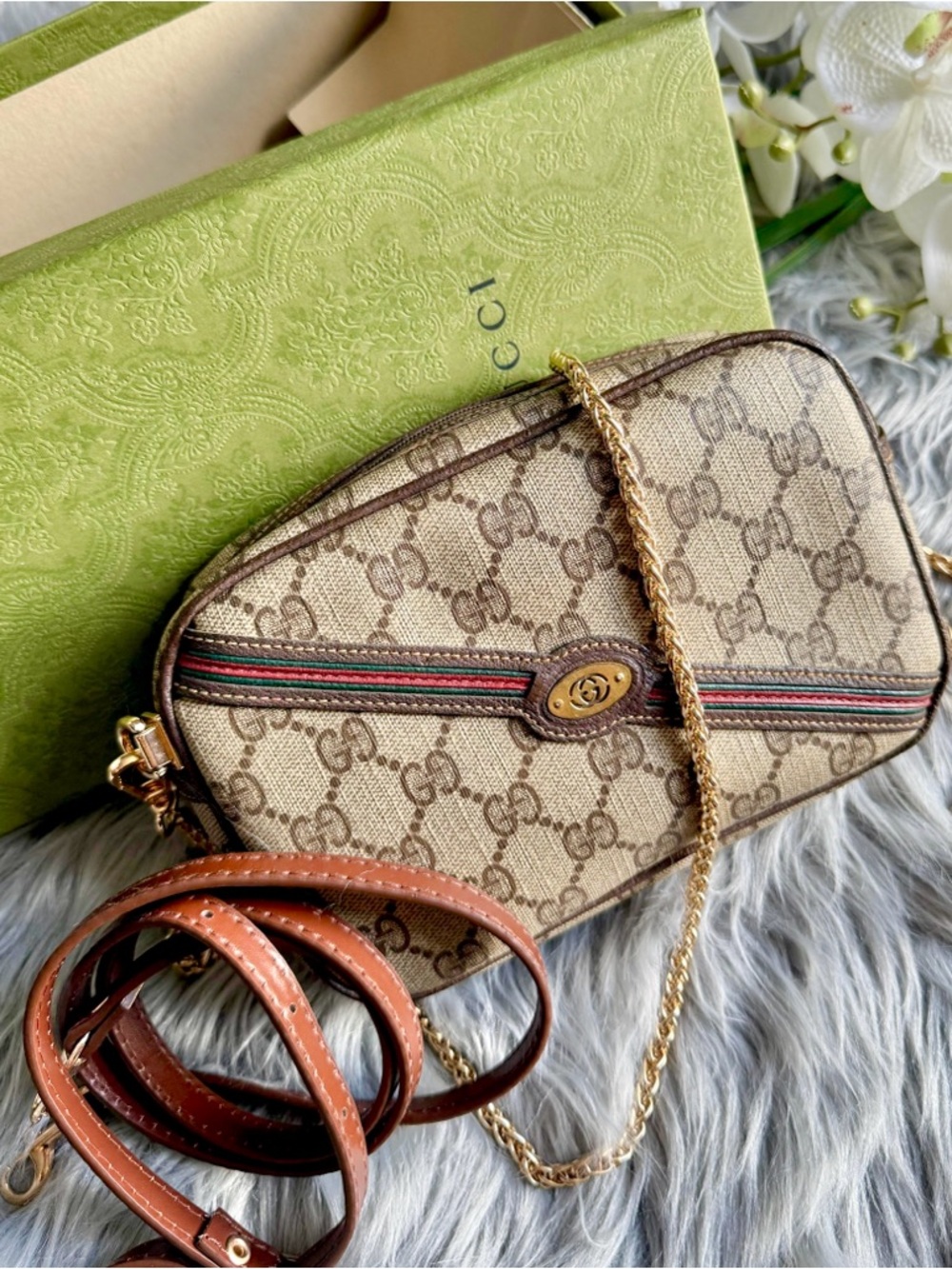 Authentic Gucci vintage crossbody bag